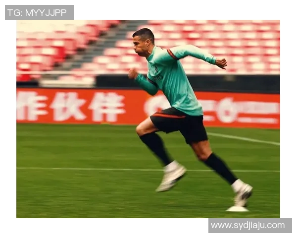 C罗无解任意球：足球界的永恒传奇