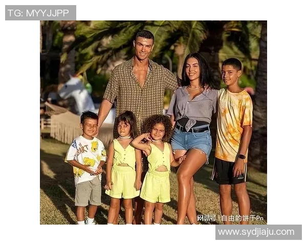 C罗战爱尔兰迎嘘声，当乖孩子回应：足球场上的风云与心灵的契合