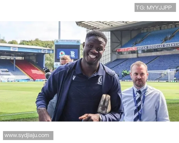 180万镑的“暴力美学”：布莱克本锋霸盖耶转投上海申花，开启中超蓝色的野望